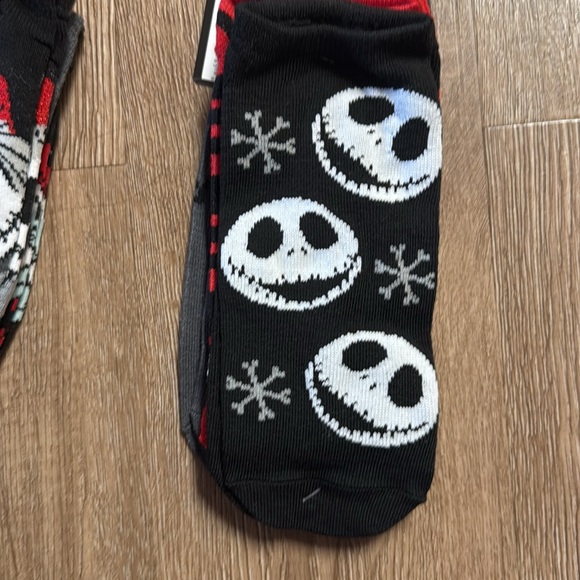 Nightmare Before Christmas set of 2 no show holiday socks| 6 pairs total| 4-10 - Picture 2 of 7